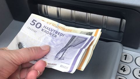 Pengesedler ved pengeautomat